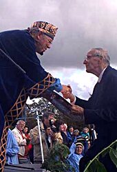 Award of the music shield at the 2002 Open Gorseth in Pensilva